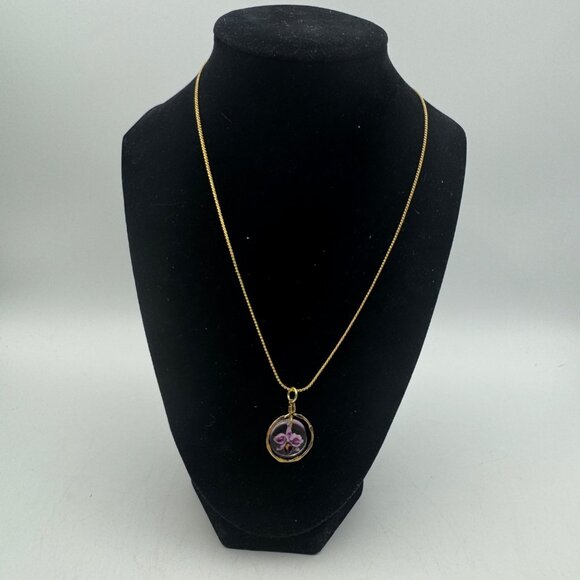 Round Handpainted Carved Purple Flower Gold Pendant Necklace Chain Delicate - Picture 2 of 3